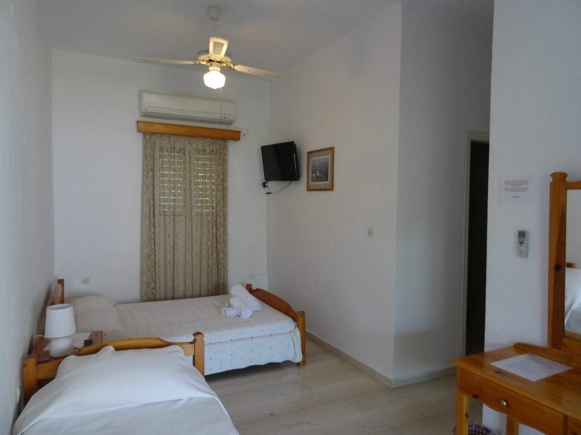 Bella Sant Aparthotel Perissa  Exteriör bild